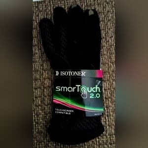 NWT Isotoner SmarTouch 2.0 Womens Black TouchScreen Compatible Gloves